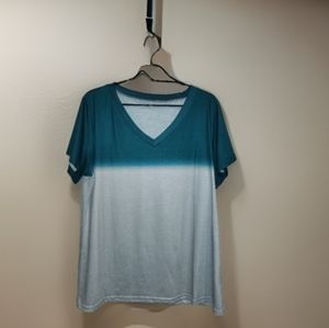 NWNT Ombre Color V-neck T-shirt